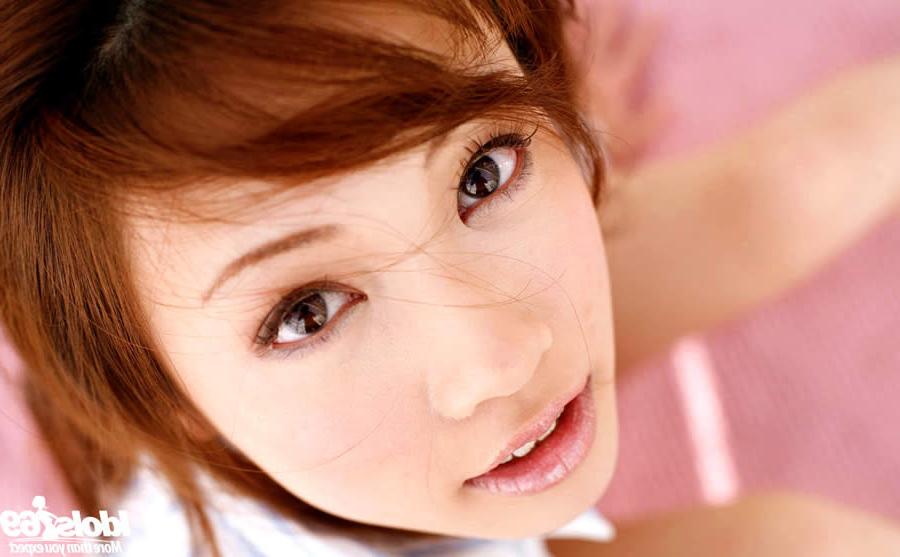 15P Gorgeous japanese babe with a tight body