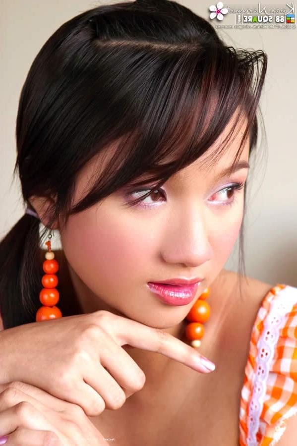 15P Cute thai girl spreading for the camera