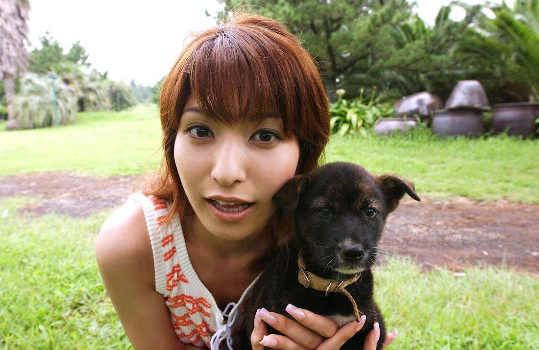 16P Japanese slut likes being naked when she is outside with dog