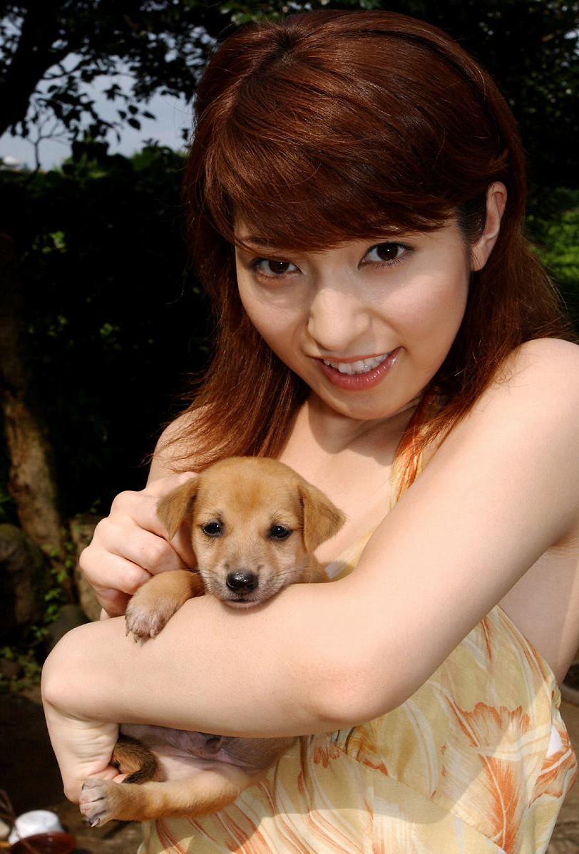 16P Japanese slut likes being naked when she is outside with dog