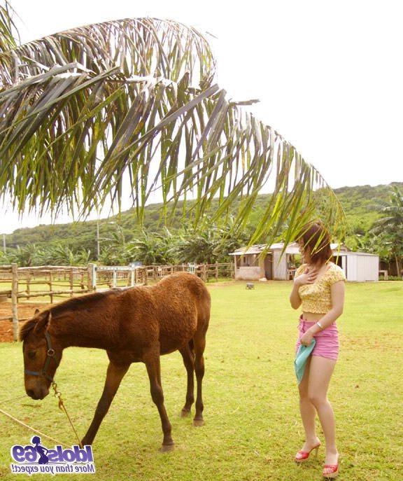 16P Hitomi enjoys showing off in her sarong and teasing guys
