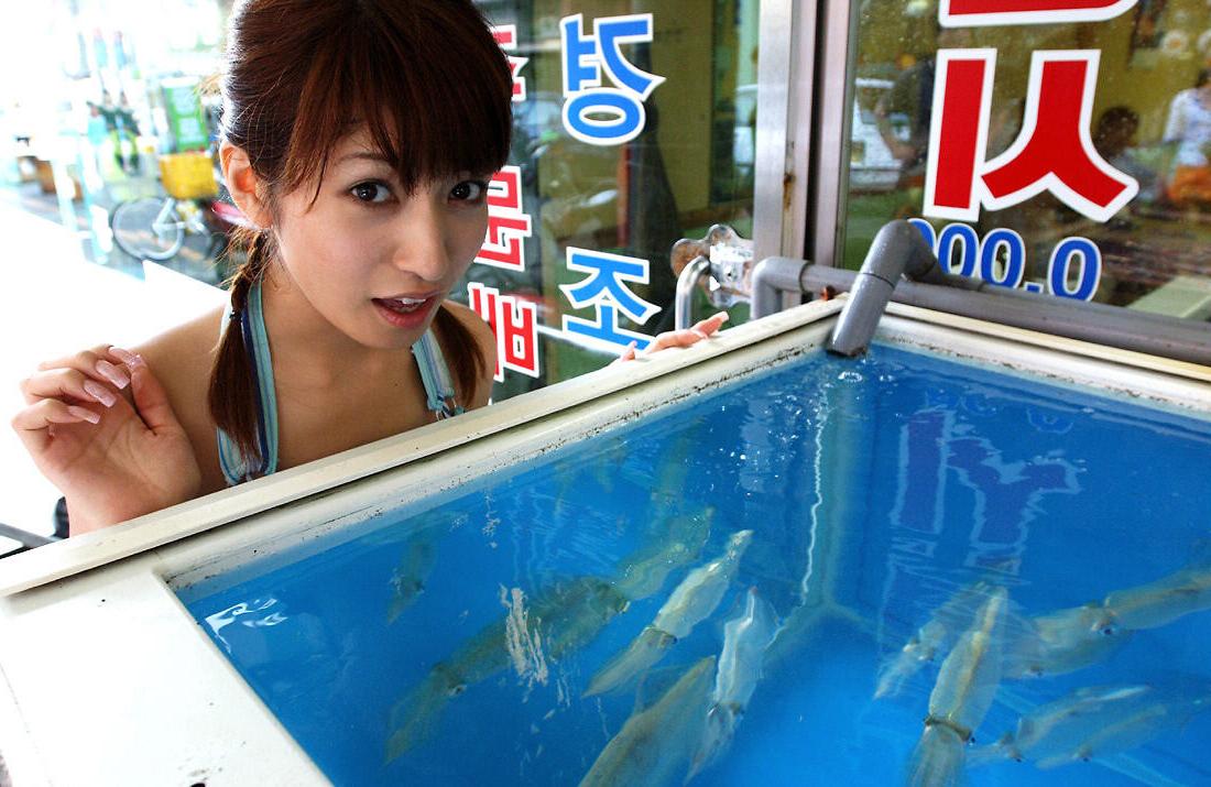16P Naughty An Naba, Asian slut removes her dress becoming naked
