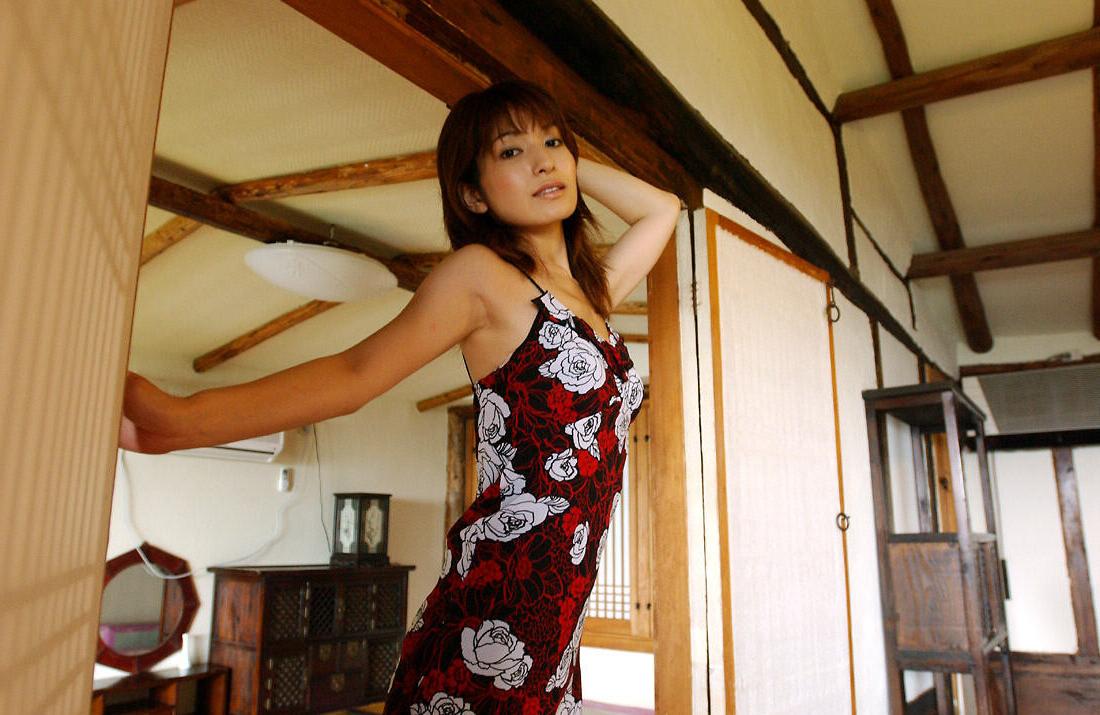 16P Naughty An Naba, Asian slut removes her dress becoming naked