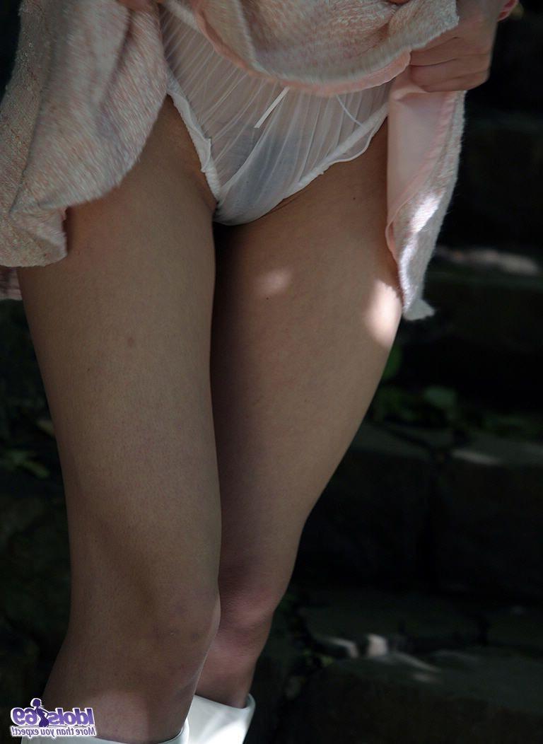 16P Naughty Nana enjoys showing her lovely body in tease photos