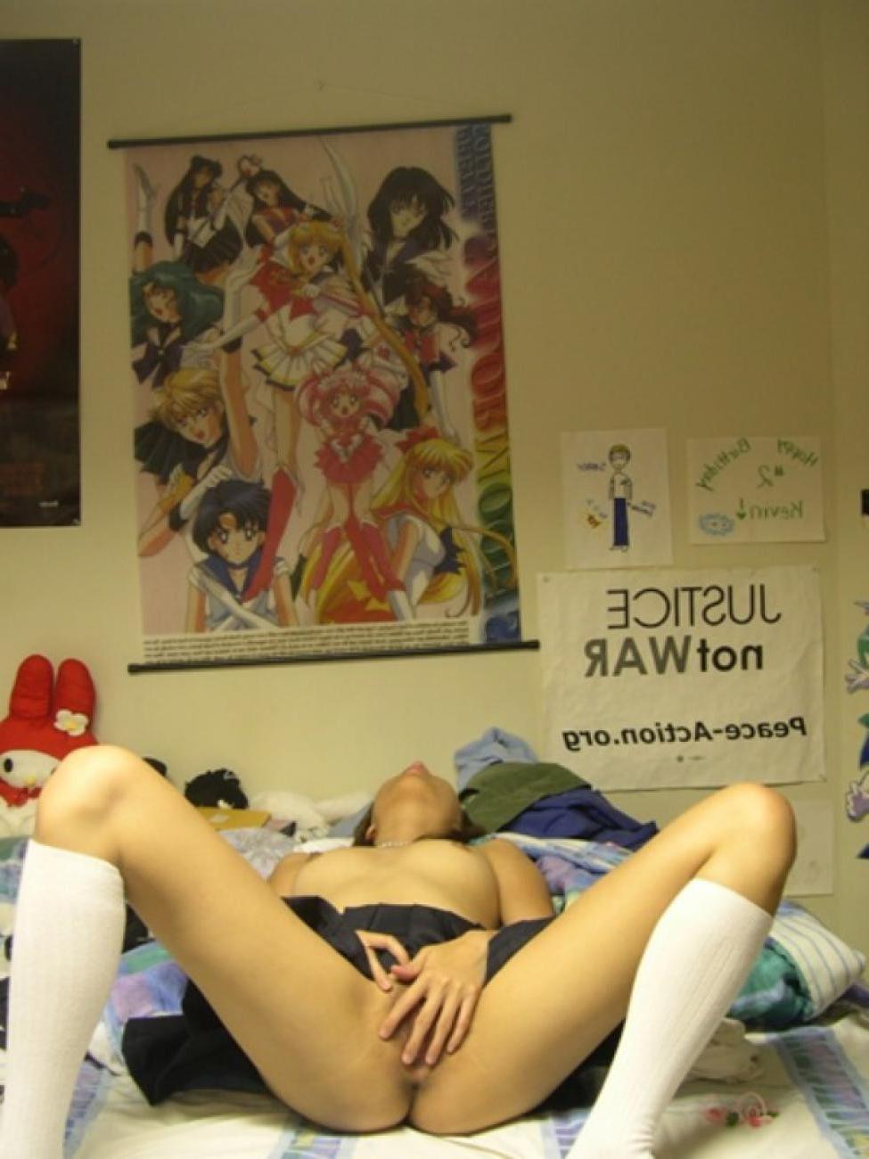 16P Mega oozing hot and delicious Asian girls posing naked