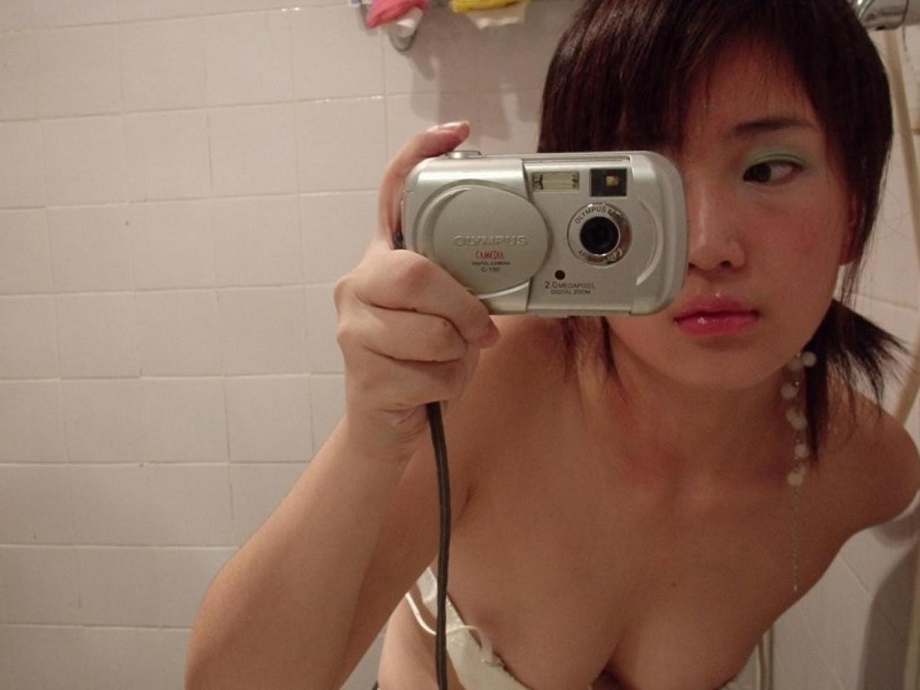 16P Mega oozing hot and delicious Asian girls posing naked