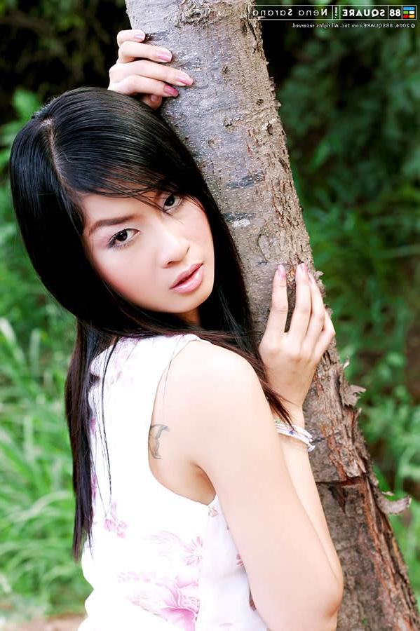 15P Gorgeous thai model with a tight body