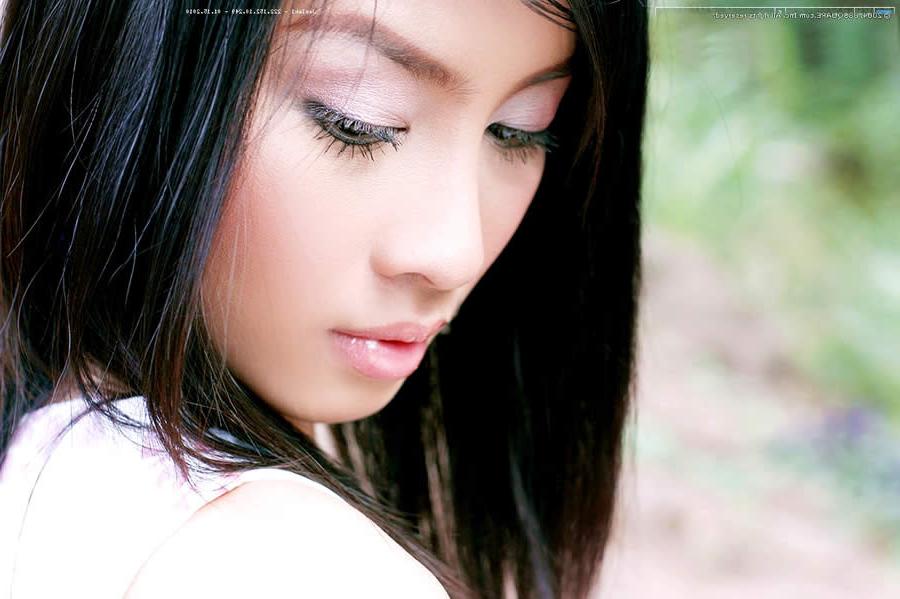 15P Gorgeous thai model with a tight body