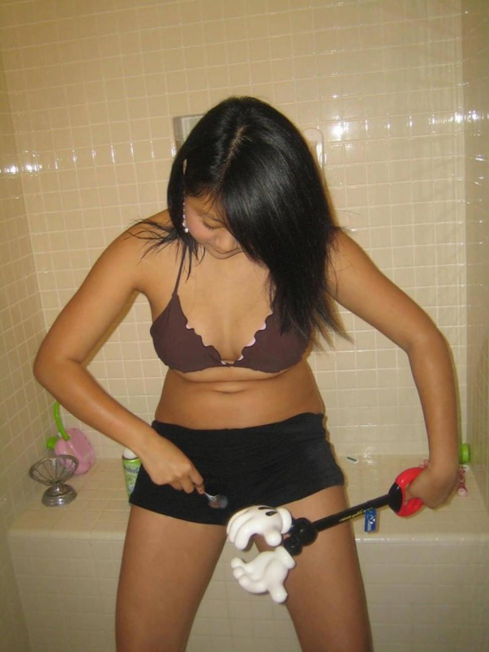 16P Mega oozing hot and delicious Asian girls posing naked