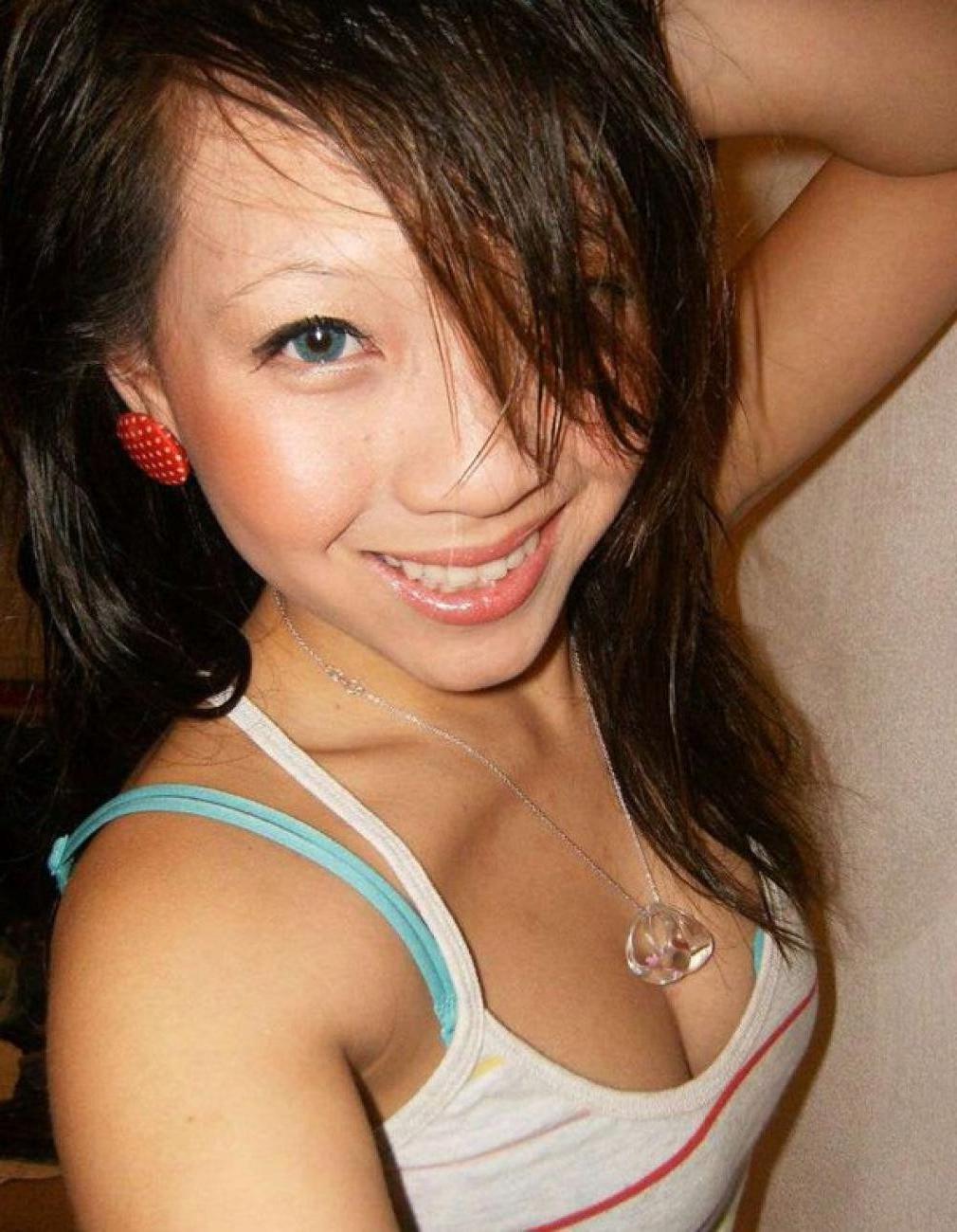 16P Mega oozing hot and delicious Asian girls posing naked