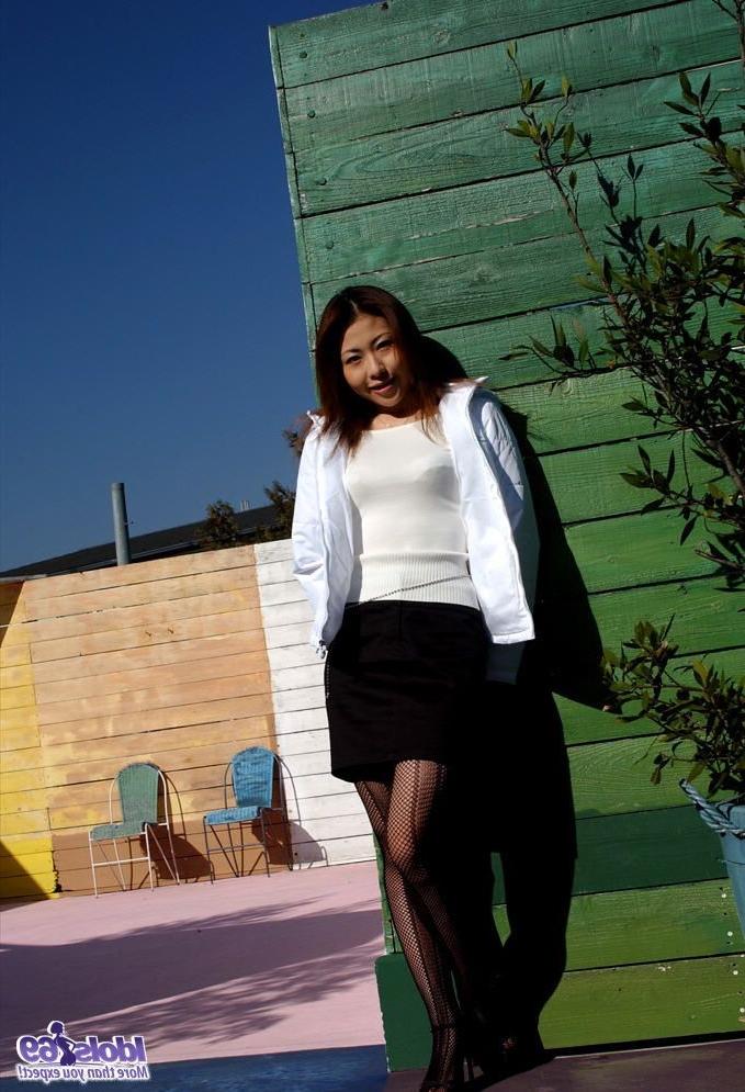 16P Sexy Sumire is looking for a friend to help her masturbate