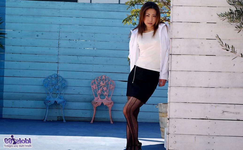 16P Sexy Sumire is looking for a friend to help her masturbate