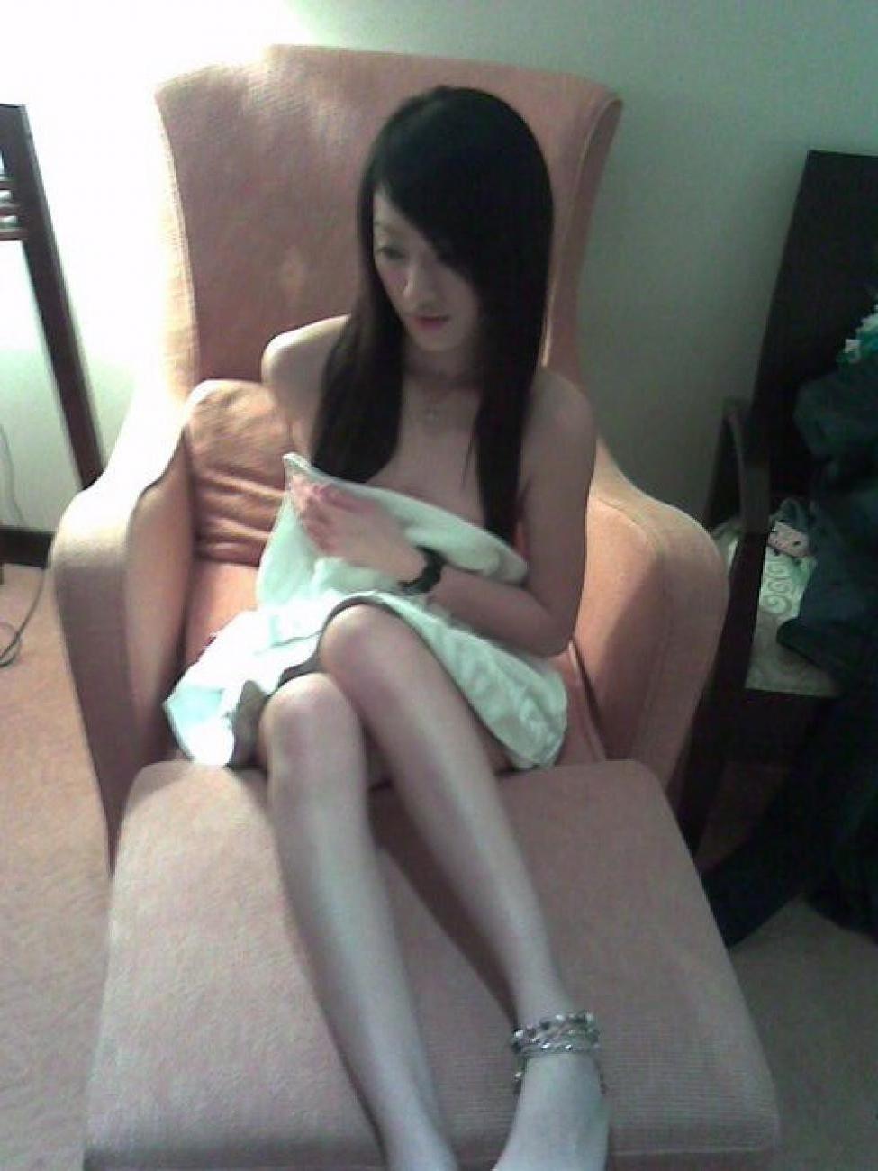 16P Mega oozing hot and delicious Asian girls posing naked