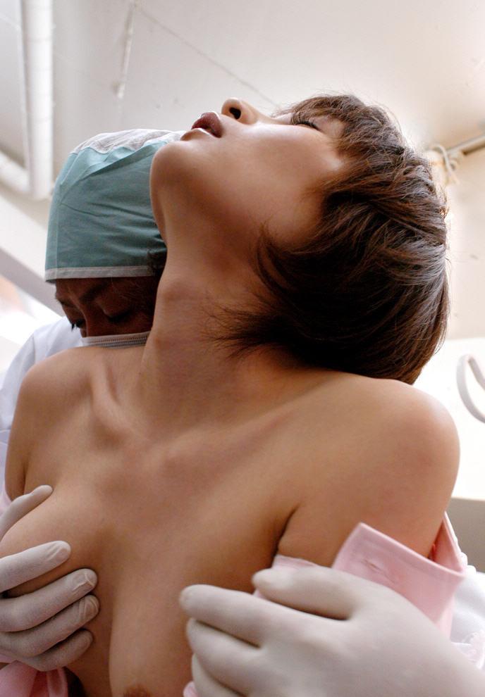16P Slutty Asian nurse is naked on the table to show her pussy