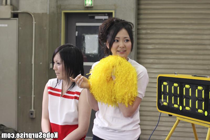 16P Enjoy as two hot asian sluts suck off a guy and get pleasured 