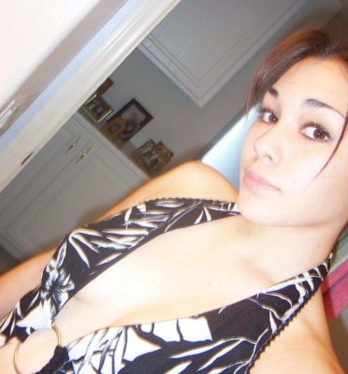 16P Mega oozing hot and delicious Asian girls posing naked