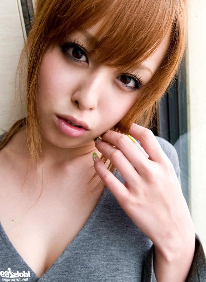 15P Japanese girl gets fucked in a hotel room