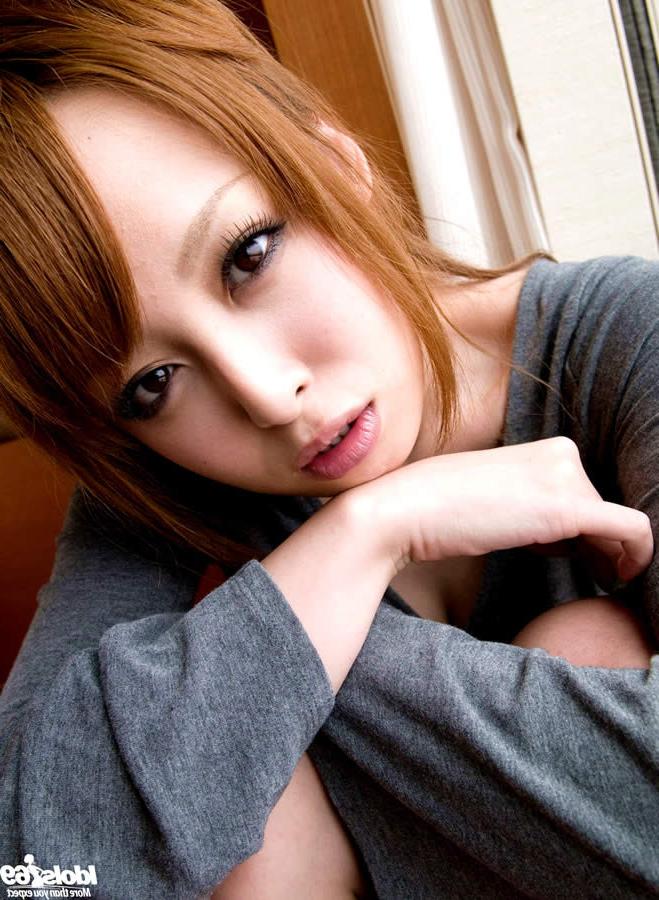 15P Japanese girl gets fucked in a hotel room