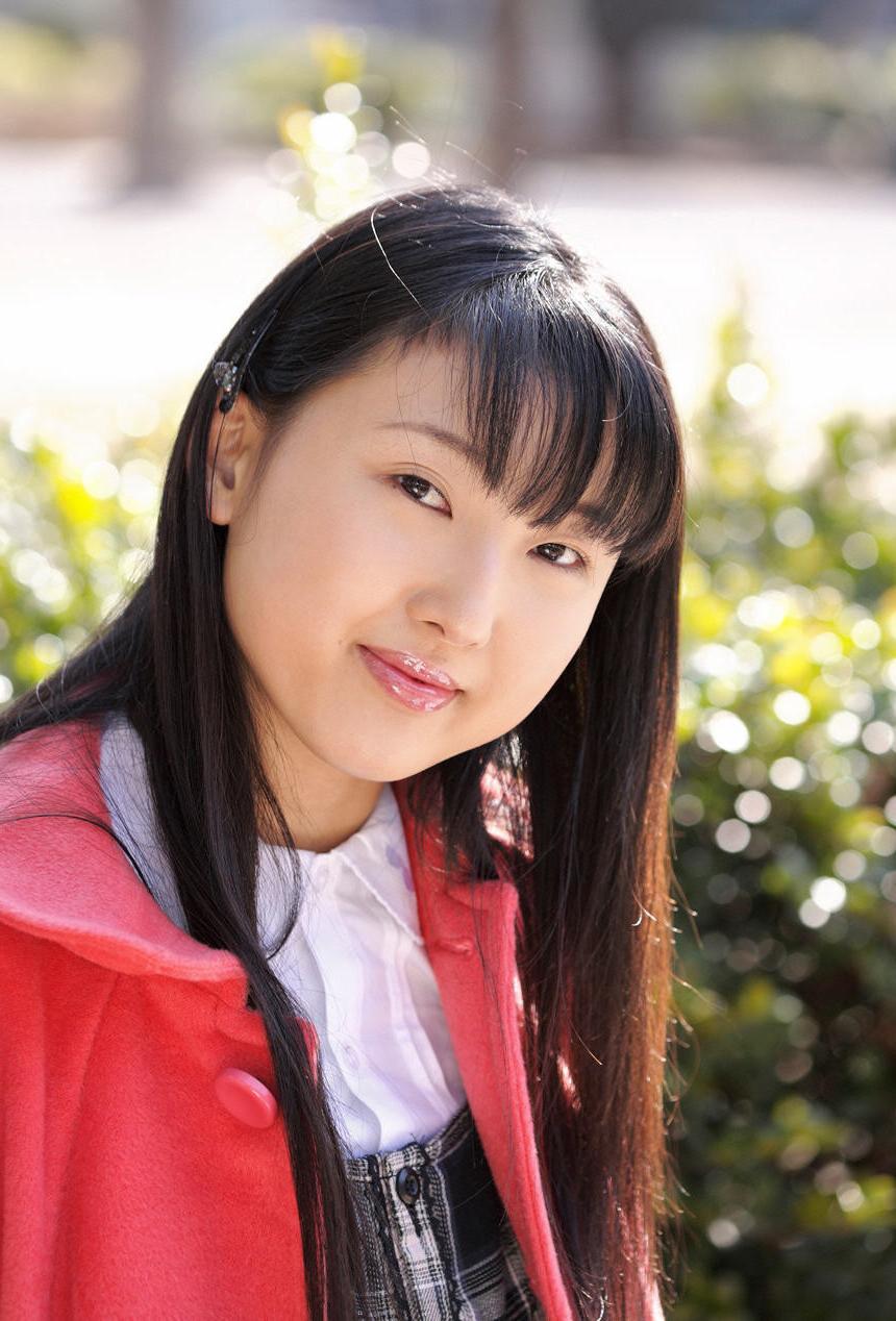 16P Japanese tramp poses in her school uniform as she waits