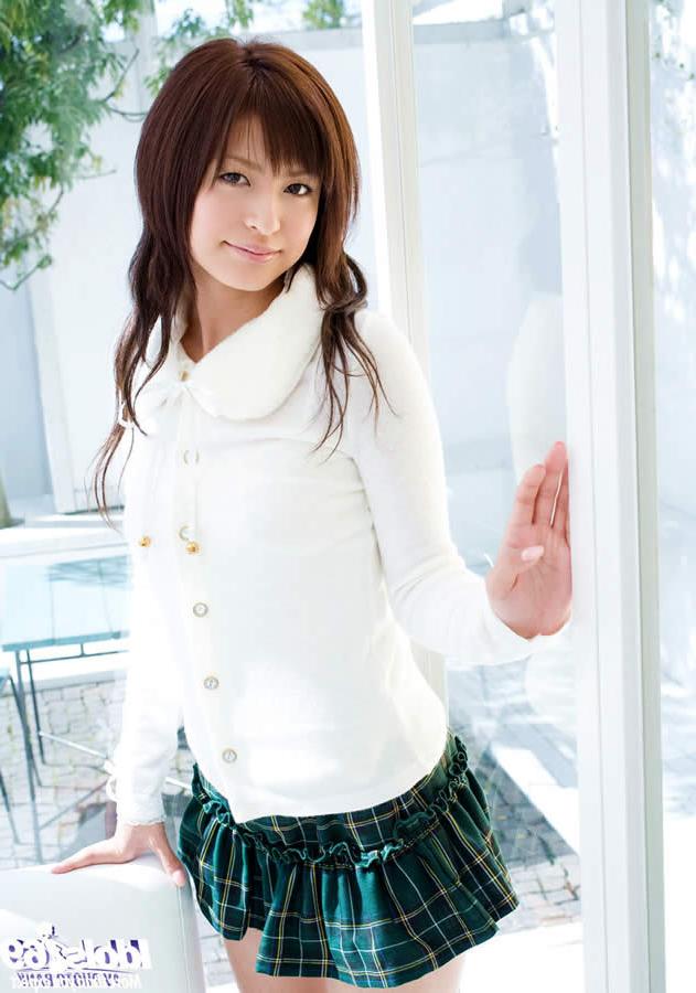 15P Cute japanese model wearing a short miniskirt