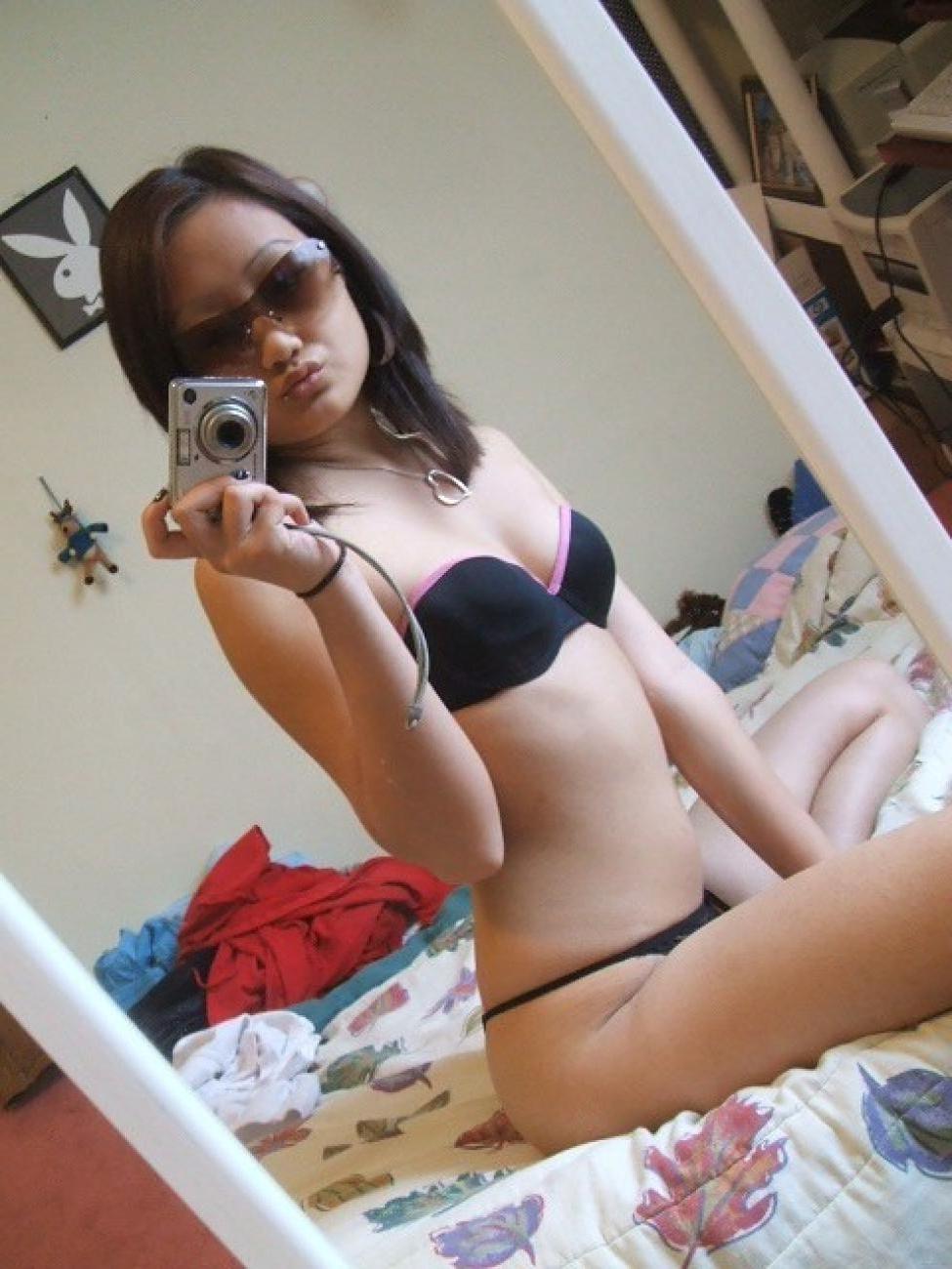 15P Mega oozing hot and delicious Asian girls posing naked