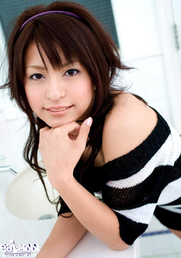 15P Beautiful japanese girl with a slender figure