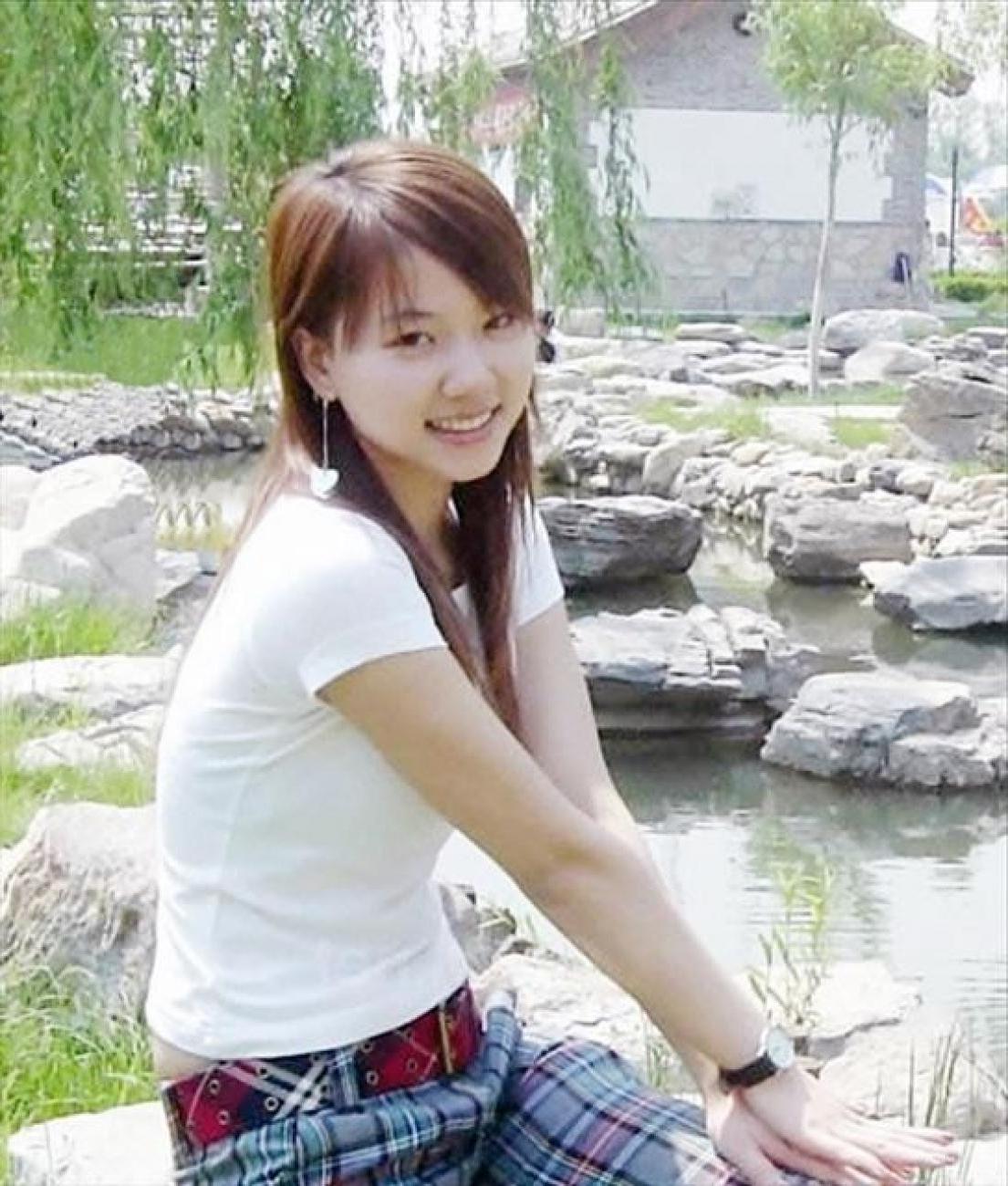 16P Mega oozing hot and delicious Asian girls posing naked