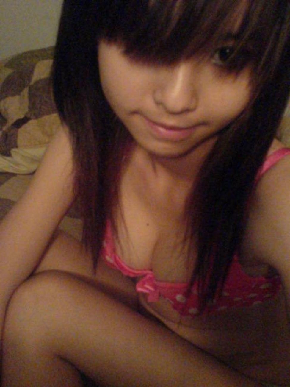 16P Mega oozing hot and delicious Asian girls posing naked
