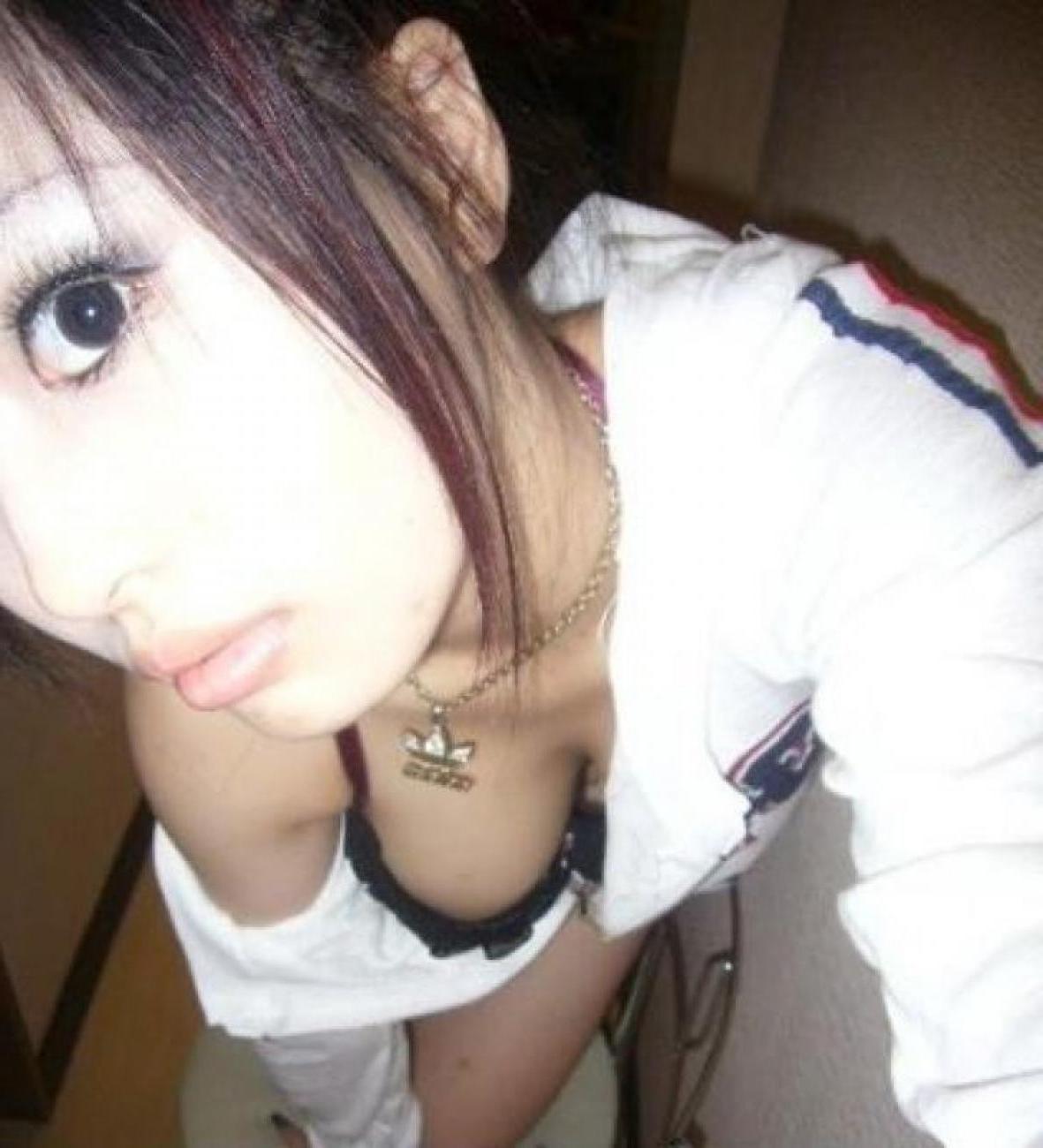 16P Mega oozing hot and delicious Asian girls posing naked