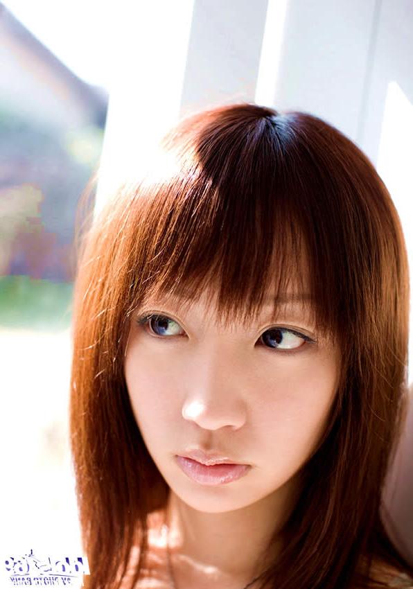 15P Japanese model showing off her gorgeous body