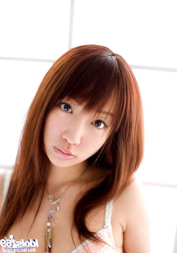 15P Japanese model showing off her gorgeous body