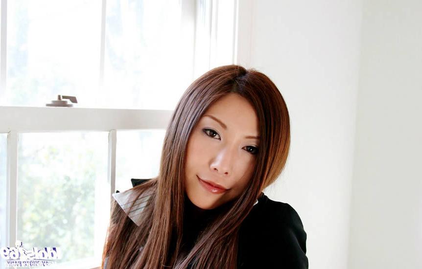 15P Sexy japanese girl with a tight little ass