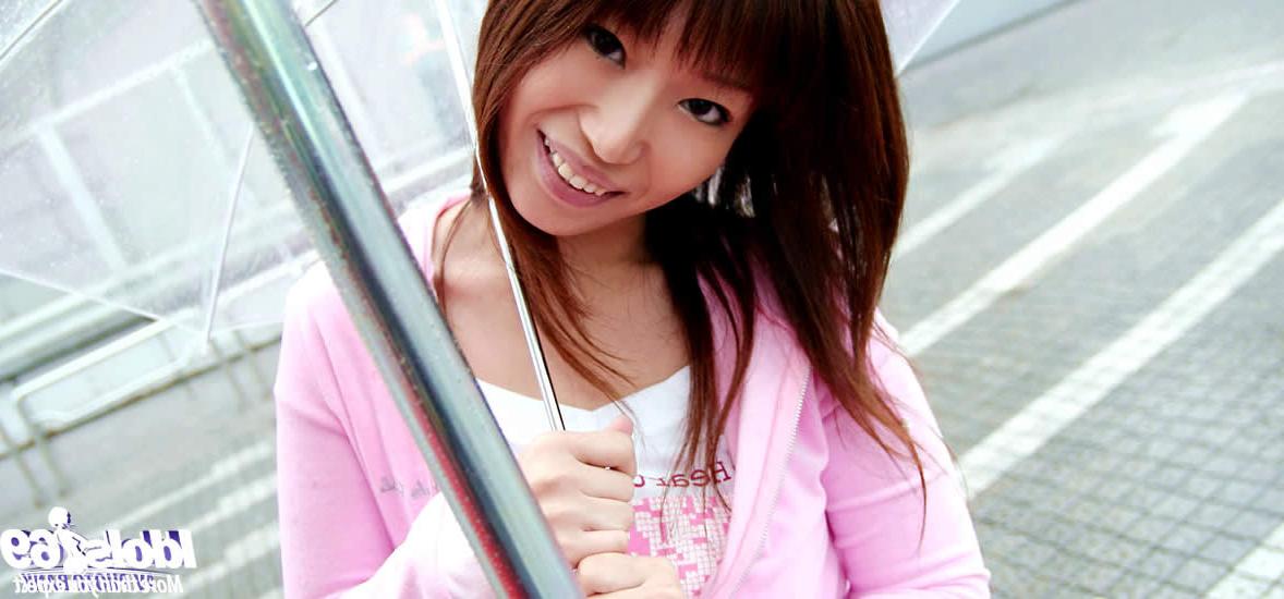 15P Big breasted japanese girl getting naked
