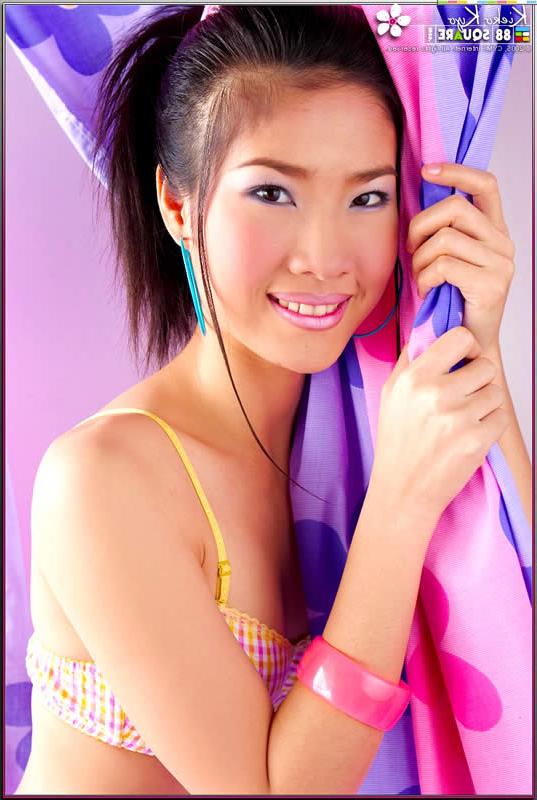 15P Sexy thai model showing off her slim body