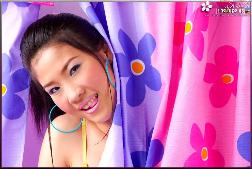 15P Sexy thai model showing off her slim body