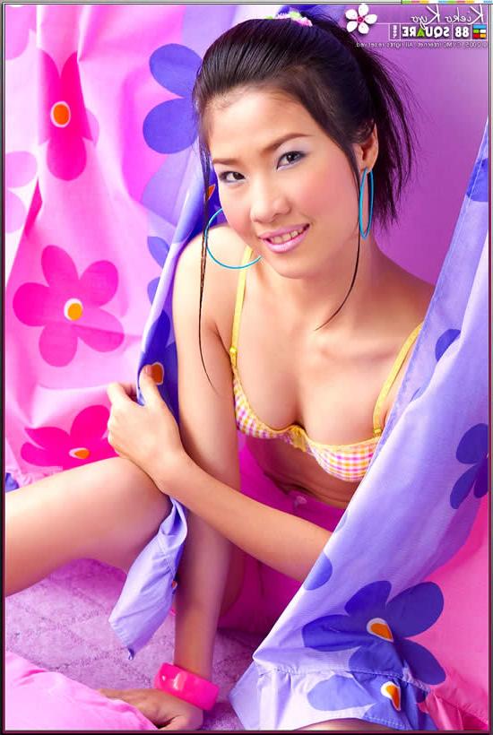 15P Sexy thai model showing off her slim body