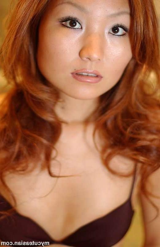 15P A hot and horny japanese babe showing her tight wet pussy