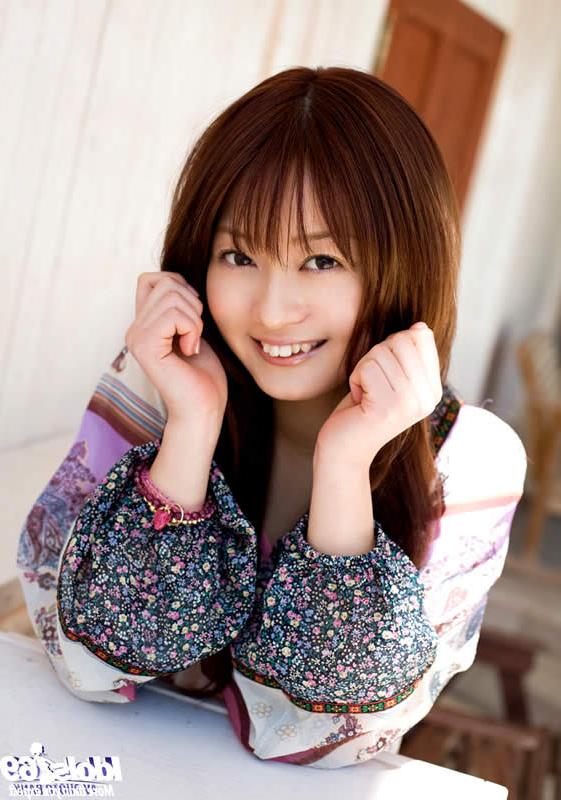 15P Sexy japanese girl taking her clothes off