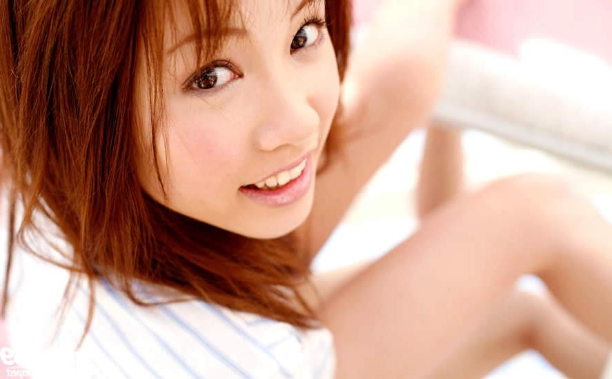 15P Gorgeous japanese girl with a tight body