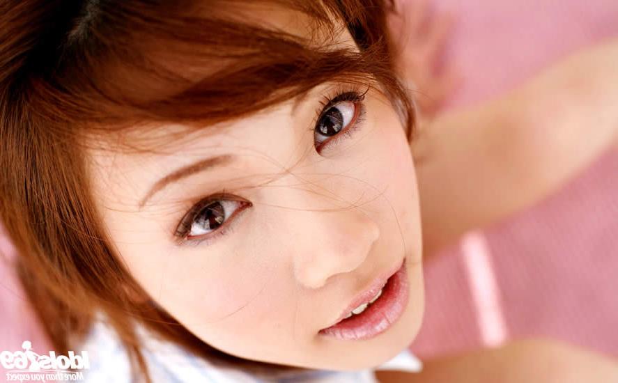 15P Gorgeous japanese girl with a tight body