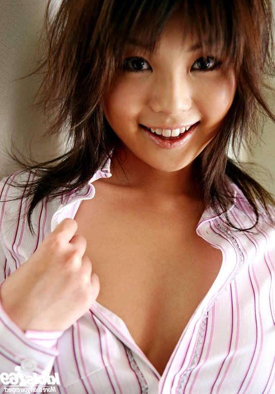 15P Perky japanese girl with great breasts
