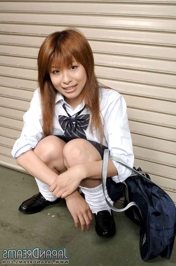 16P Japanese teen schoolgirl Hitomi upskirt shots