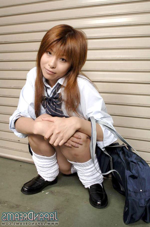 16P Japanese teen schoolgirl Hitomi upskirt shots
