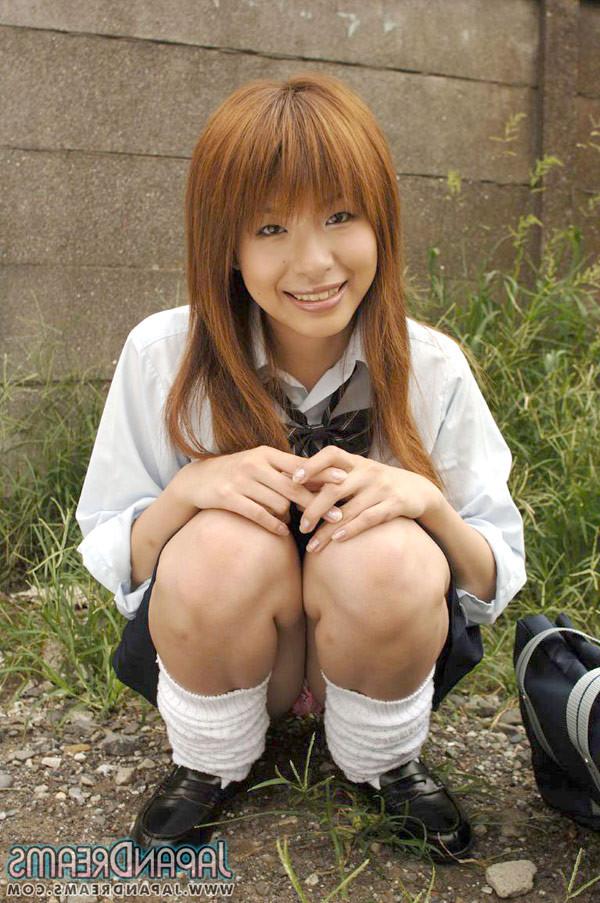 16P Japanese teen schoolgirl Hitomi upskirt shots