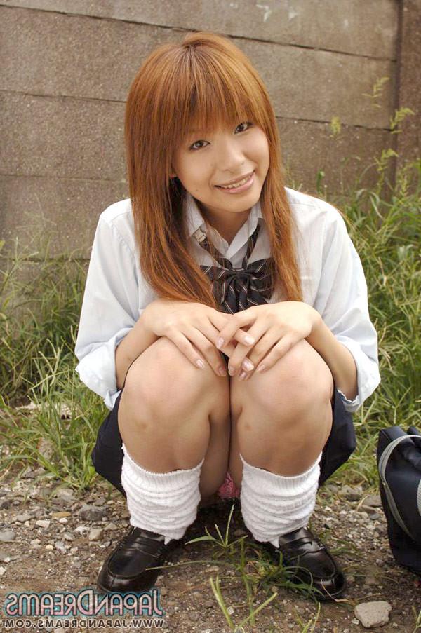 16P Japanese teen schoolgirl Hitomi upskirt shots