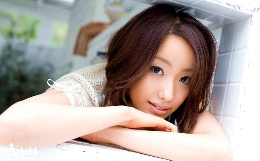 15P Beautiful japanese girl with a petite body