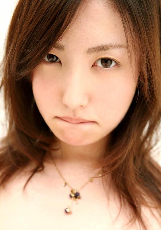 15P Japanese hottie showing off her nice curves