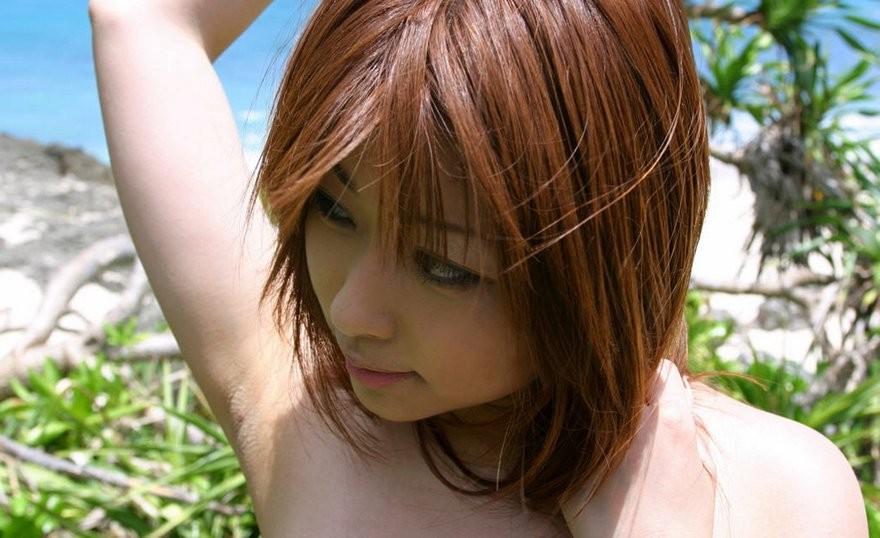 16P Petite Japanese teenie shows her body on the beach
