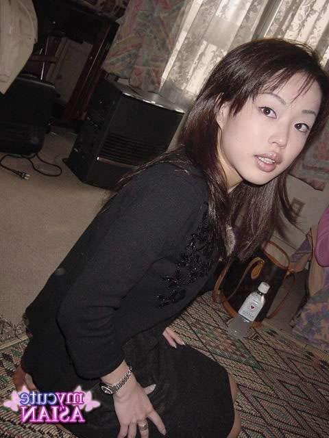 16P Hot naked japanese teen showing her nice tits