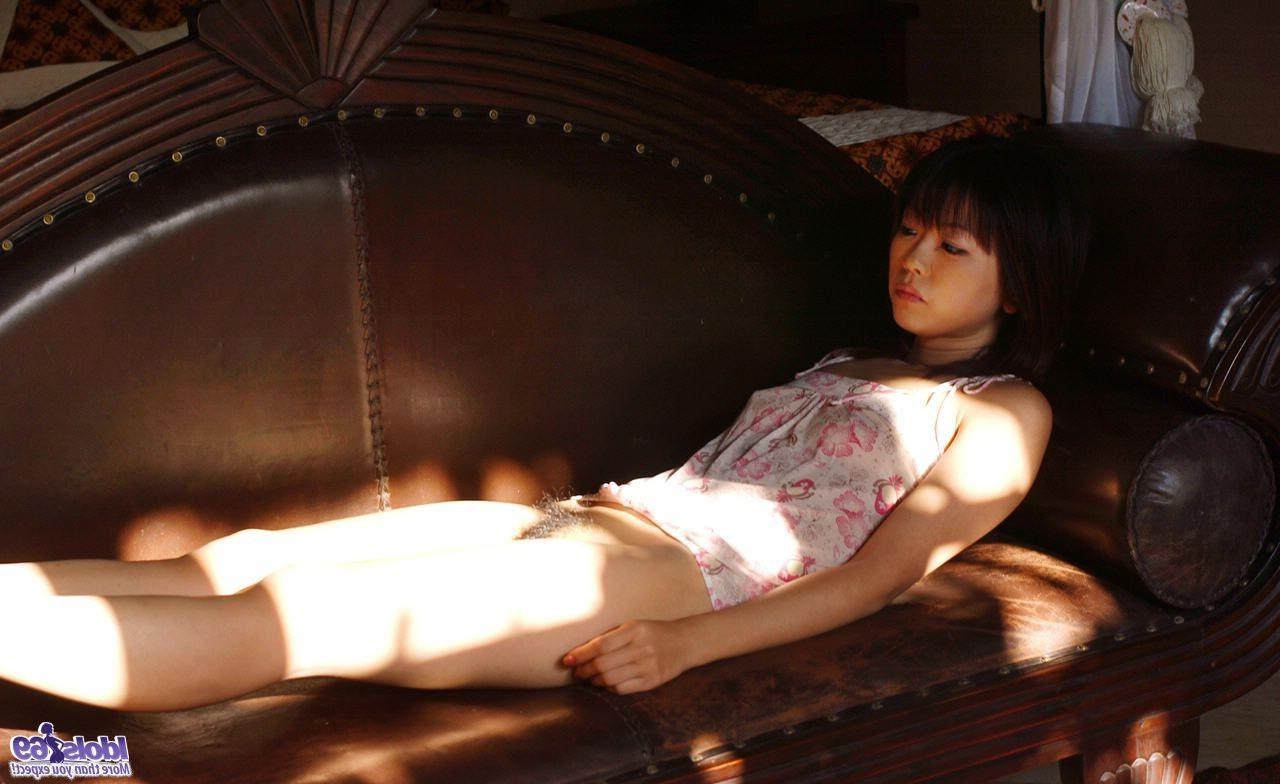 15P Cute and sexy Japanese AV idol finally shows off her hairy pussy